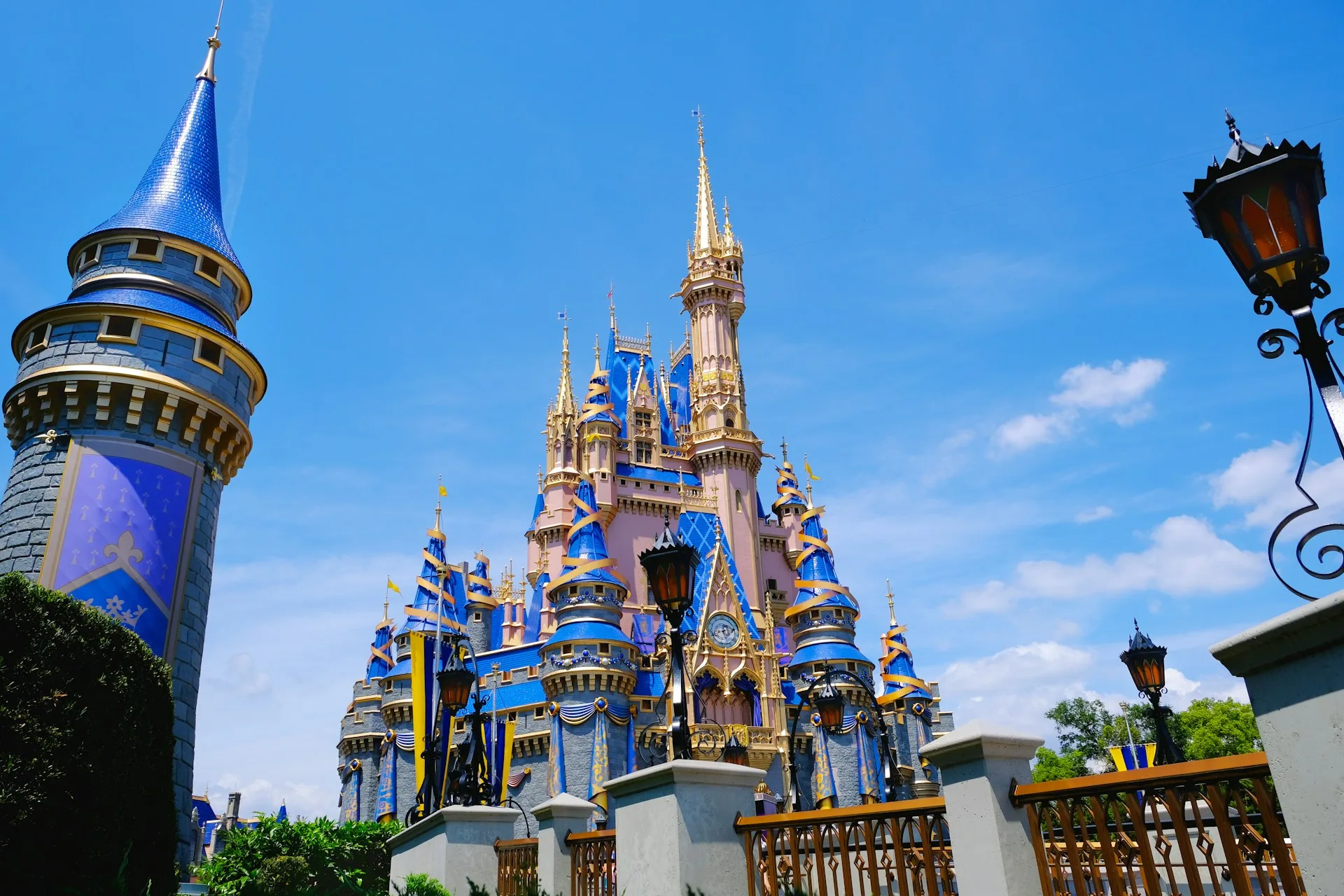 Universal vs Disney 2026: Is Universal Finally Winning?